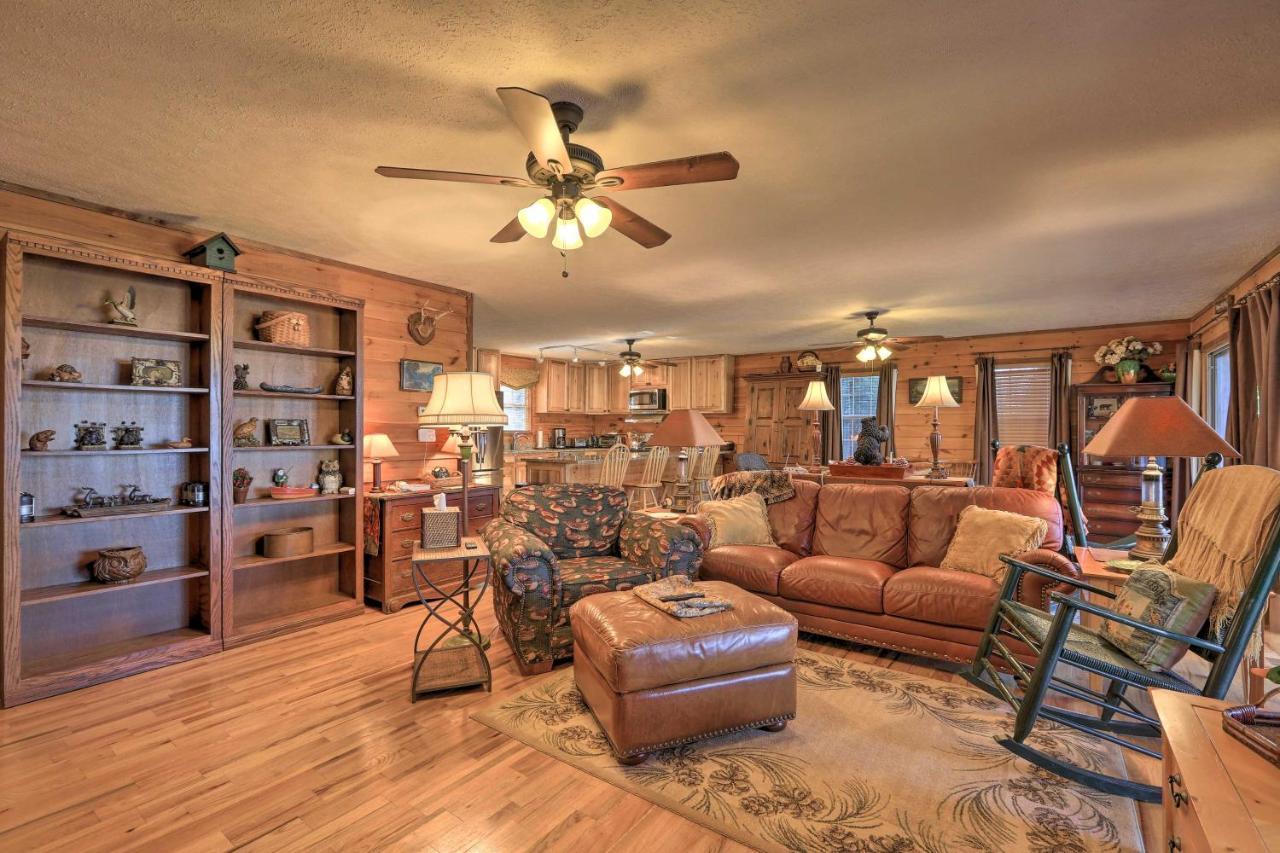Lakefront Sparta Cottage With Decks And Boat Dock Exterior foto