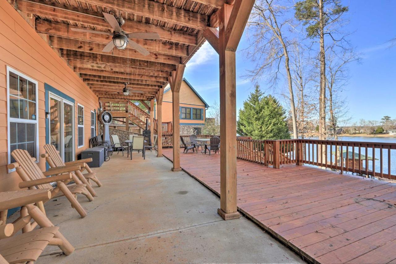 Lakefront Sparta Cottage With Decks And Boat Dock Exterior foto